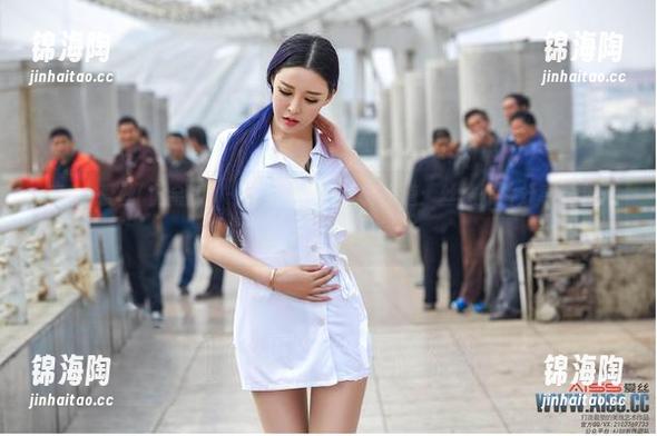 AISS爱丝(黄金版) - 亚美依带你玩转街道：丝袜照片分享未必风轻云淡！