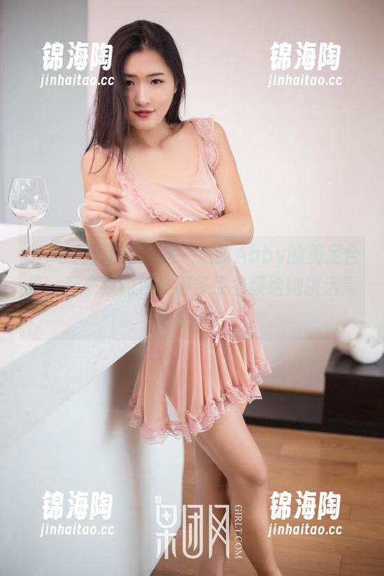 GIRLT果团网-甜Abby GIRLT果团网 - 这一组甜Abby的美足合集,看来我的沙发得多点名额给她挑选高跟鞋了!