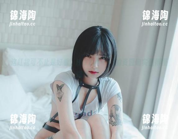 这红裙可不止是好看，Hizzy(히지)的资源确实值得慢慢品味！
