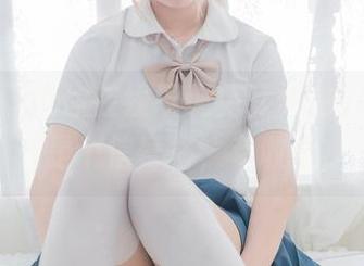 喵糖映画给你在线展现兔耳女主，耳朵大概是个信号塔，专收爱！