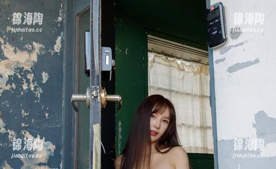 壁纸新晋模特Seoyool(서율)恶棍与她的草莓灯笼裤风暴