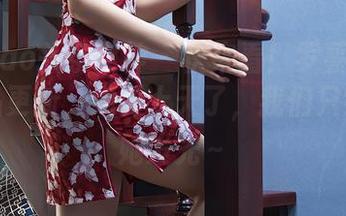 TouTiao头条女神 - 快来看！罗蔓蒂的御姐作品更新，她要上天了，我们只好看着她发光～