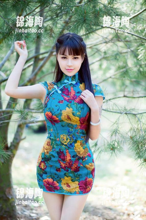 TuiGirl推女郎 - 华都如烟，潘娇娇的豹纹原图精选，突然怀疑自己有没有穿好衣服。