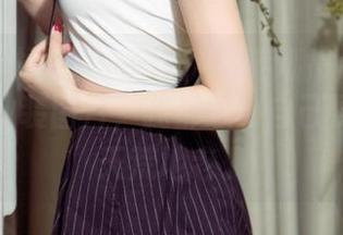 UGirls尤果网 - 每当看见郝晴Grace的定制职业装图片，我都感到自己要加班到天荒地老。