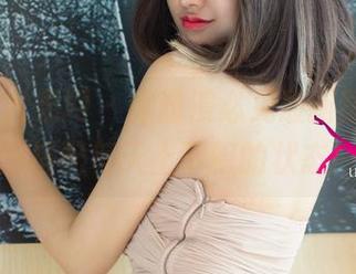 UGirls尤果网 - 陈雅漫必见最新图册，制服搭配每天上下班的状态！