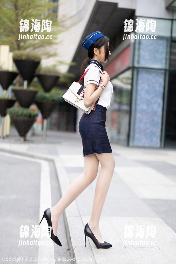 XIAOYU语画界-顾桥楠 XIAOYU语画界 - 空姐顾桥楠的花样套图,分享一些小技巧,天上飞的也变得不那么冷酷了~