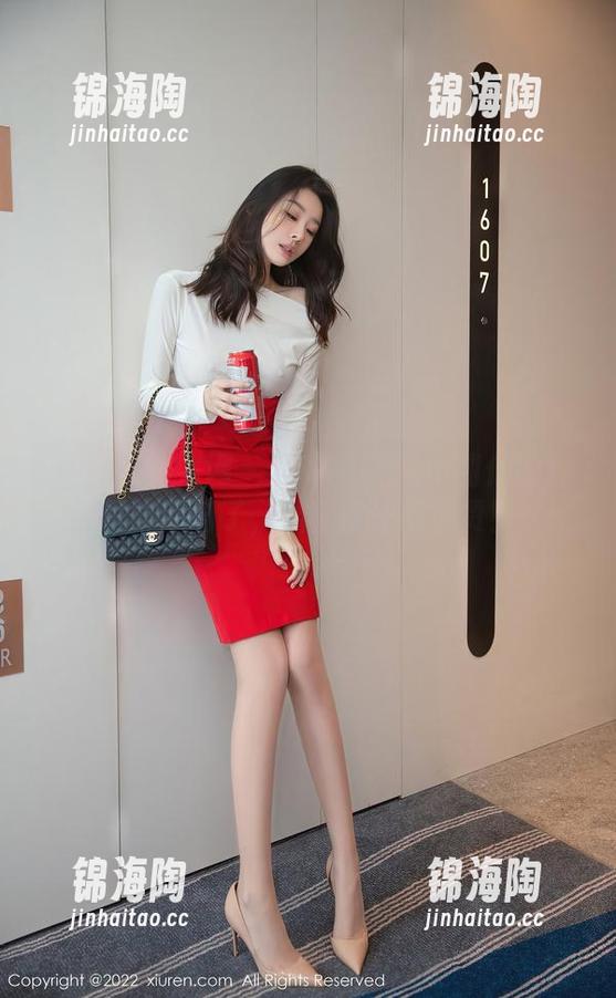 Xiuren秀人网-tina甜仔 Xiuren秀人网 - 我真的被tina甜仔的JK写真圈粉了,整套设计都很赞!