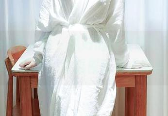 Xiuren秀人网 - 说好的修女呢？冷月yuer的作品集中，资源似乎有点偏离正轨…