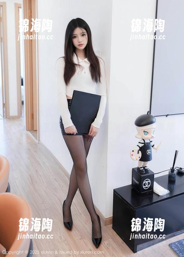 Xiuren秀人网 - 说实话，朱可儿Flower的可爱感真的无法抵挡，图包里的写真撞脸了我的审美。