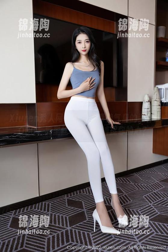 Xiuren秀人网-熊吖BOBO Xiuren秀人网 - 散发着慵懒气息的熊吖BOBO,裤里丝写真能否捕捉你的心?