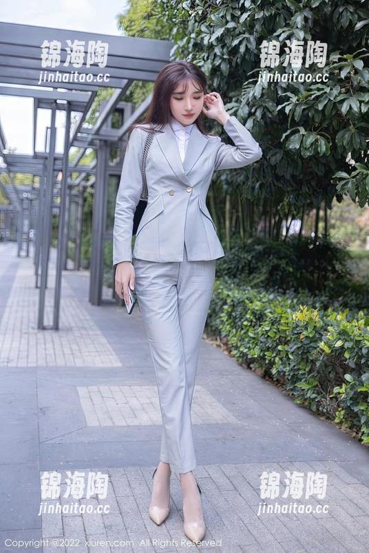 Xiuren秀人网-糯美子nini Xiuren秀人网 - 不止于菜刀,糯美子nini的厨娘私拍套图让你眼前一亮!