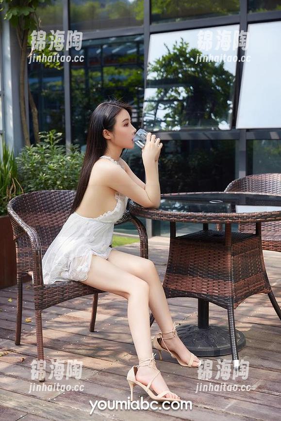 YouMi尤蜜荟-抖娘利世 YouMi尤蜜荟 - 当旗袍遇上抖娘利世:一场图集里的色与形的游戏