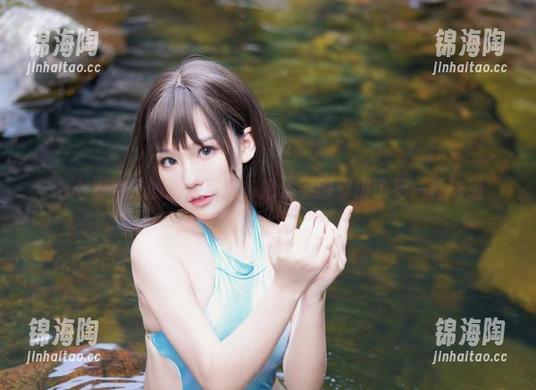 七七娜娜子的高清写真，把水手服穿出了另一种味道