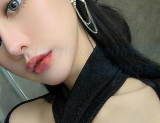 微密圈 - Secretlyinlovewith不爱笑的赛琳的私房写真——我能当她的秘书吗？