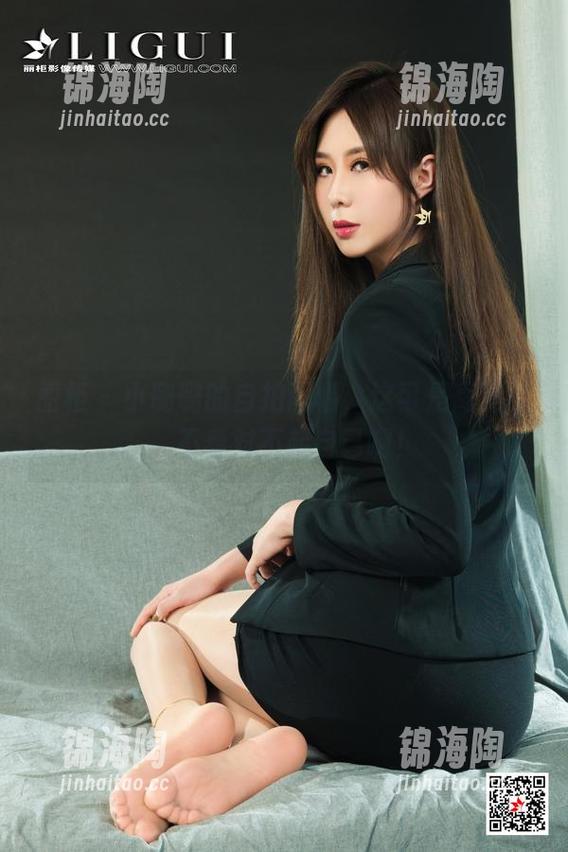 丽柜-小璐璐 丽柜 - 小璐璐的自拍画幅,这可是高清的,不看对不起自己啊!