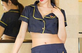 克拉女神 - 依娜丝高清写真：黑丝有意，身体想要表达的那种…