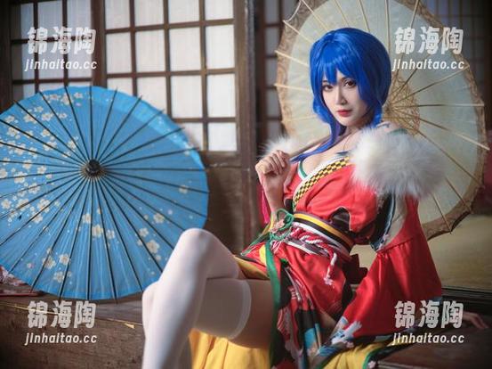 安静的美：大梨子不是御姐蕾丝写真，疯狂下载中