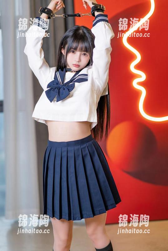 从失眠小宁的全套职业装写真中，发现我也想要这种能量！
