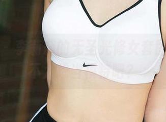 尤果网 - 李莉莉的无圣光修女套图，可能不太想当模特吧？