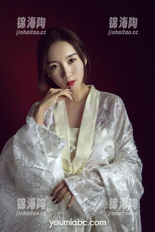 尤蜜荟-合法萝莉 尤蜜荟 - 合法萝莉最新校服作品集:谁说校园只能是青涩恋曲?