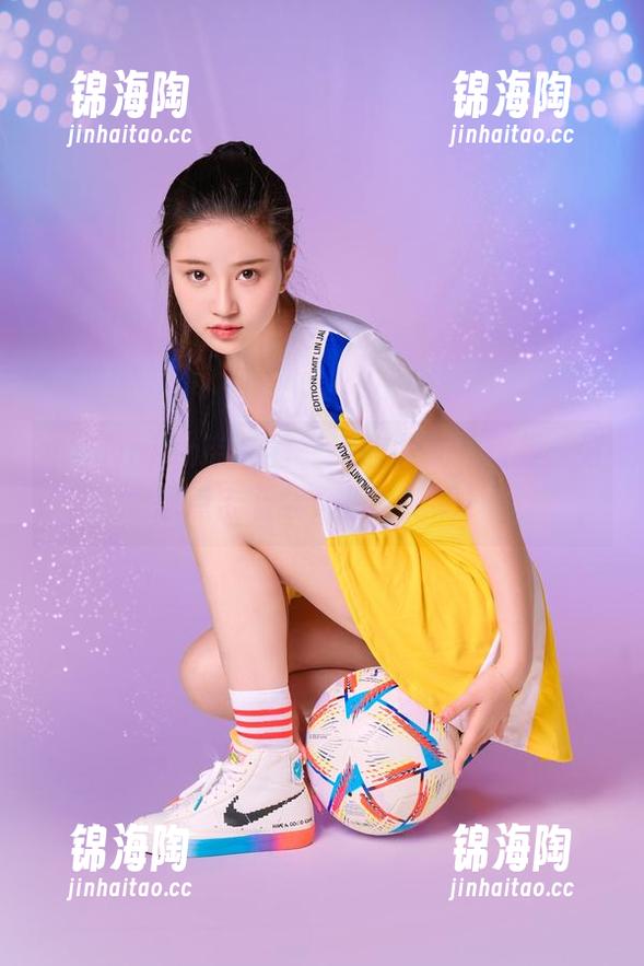 年年Nnian带你看“纯欲女友”图集：好想点击下载，捞一把啊！