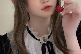 女友最新曝光！“是依酱呀”的更新内容火花四射，怎能错过？