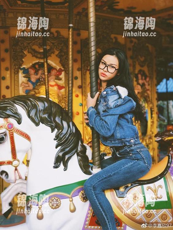 微密圈 - 图册里的李嘉欣97：修女造型下的点点心思