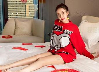 微密圈 - 私房作品里，果儿Victoria与女孩，轻轻碰撞的小心思。