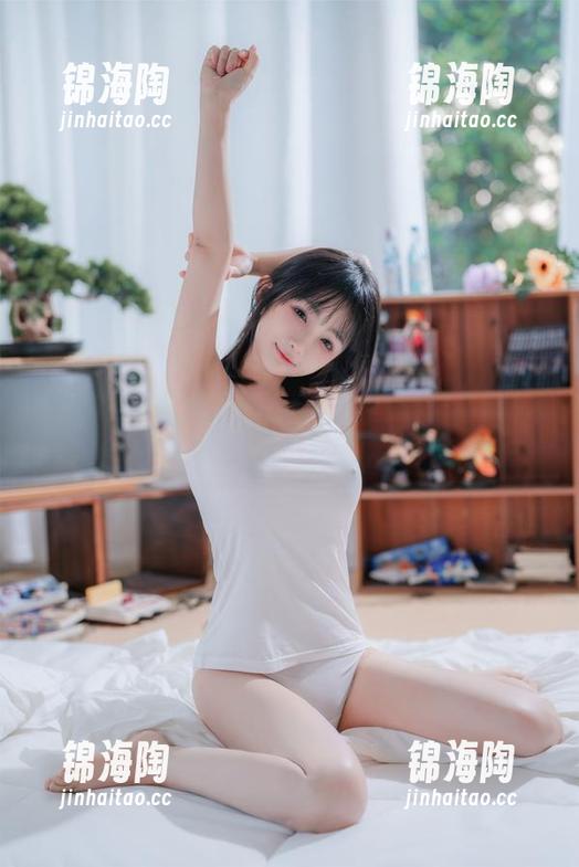 居家写真中的桜井宁宁：原图里的不那么jk的细节
