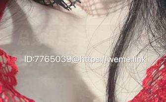 微密圈 - 总觉得楚楚不吃鱼的女神图片里藏着什么，分享我的猜测吧！