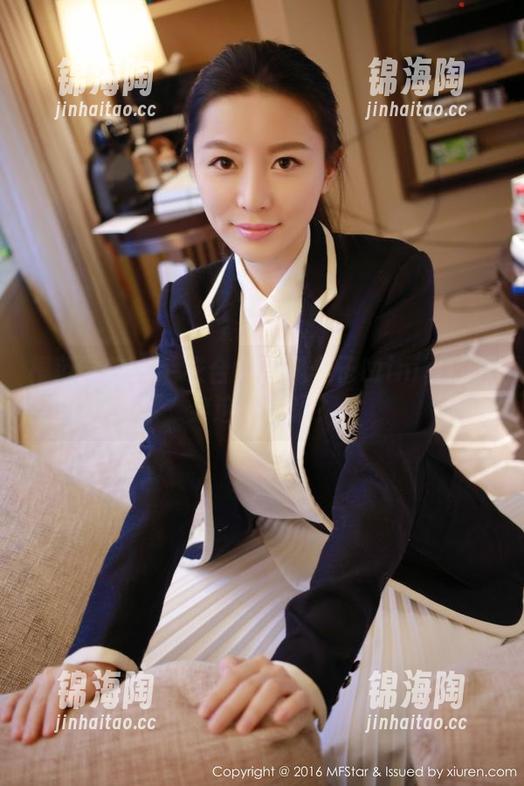 模范学院-糯美子Mini 模范学院 - 毛衣合集?糯美子Mini真的只穿这一件吗?