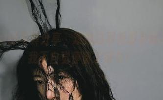 樱晚gigi的写真分享，难道这双美脚有超能力？让我不自觉停留了好久！