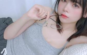 咱眼酱大魔王w的黑护士美图，是我的心头好，看看就上瘾！