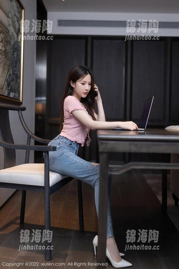 秀人网 - 这私拍作品，大美媚京果然不负“美臀”二字，眼睛都看呆了。