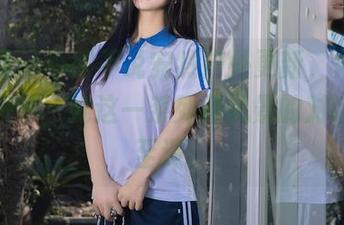 秀人网 - 不得不说安然户外更新，作品集又出来了，她这一系列跟风景的对话感人至深。