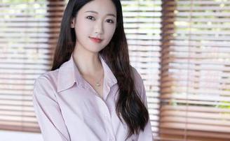 秀人网 - 小纯子的私拍作品：运动，不太想动，但不得不动的纠结时刻。
