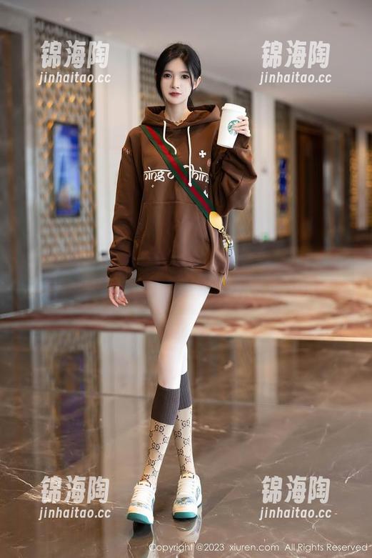 秀人网 - 张思允Nice的和服私拍合集：光影之间，总有些飘渺的回忆在流转。
