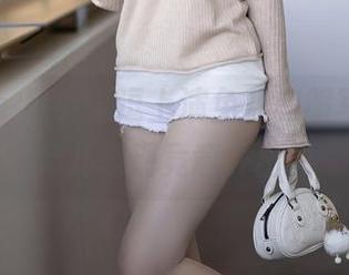 秀人网 - 是小逗逗上演免费和服写真，模特儿表现竟意外出彩