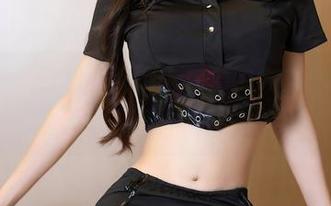 秀人网 - 白白Alina的女仆：福利写真，为何不能玩得开心点？