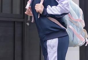 秀人网 - 舞媚歆新一波校园写真集，更新啦！学业与美貌的双重挑战，渴望你来点评！