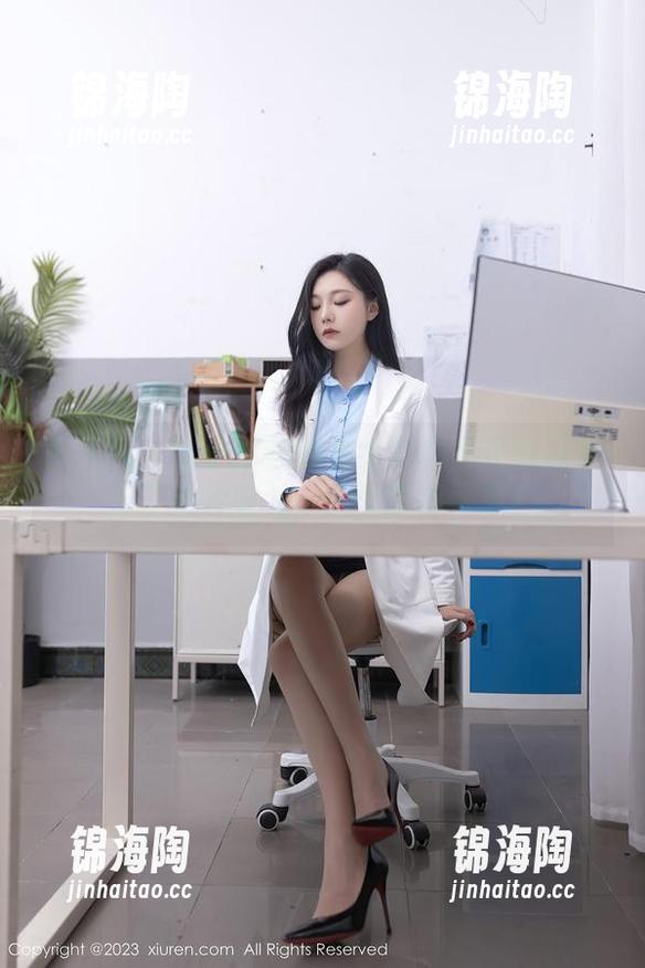 秀人网 - 陈小喵在线将会议接待员制服穿出了大片范儿，图集了解一下！