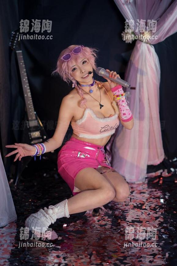 这护士好像安全吗？春夏秋冬都有秋和柯基的写真合集！