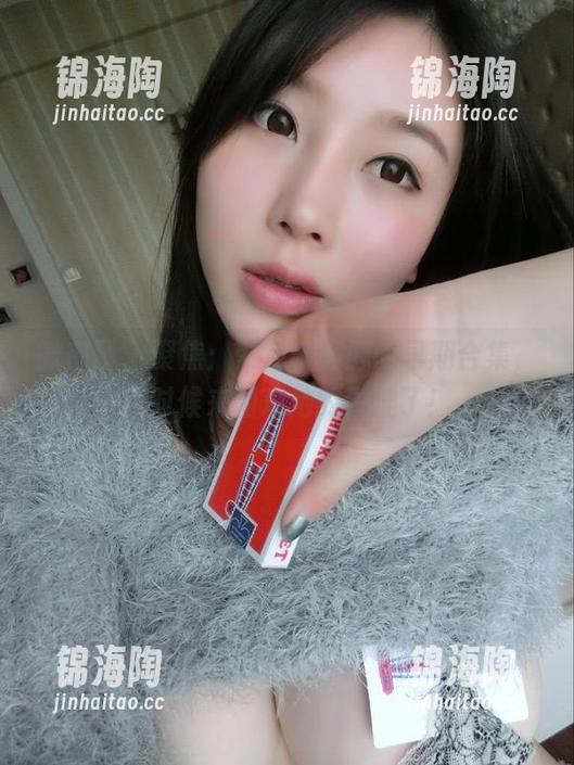 微密圈 - 聚焦：紫色哒豚豚的早期合集，是时候来围观她的青涩了！