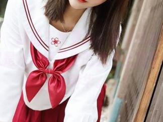 美媛馆 - 新的写真更新：唐琪儿的礼服穿搭，像是从讨好评委的舞台上直接搬回来的奢华。