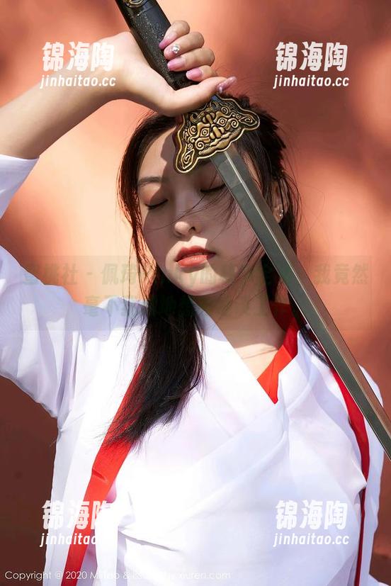 蜜桃社 - 佩琦Pinky的秘书全集：我竟然毫不犹豫地想和她谈工作。