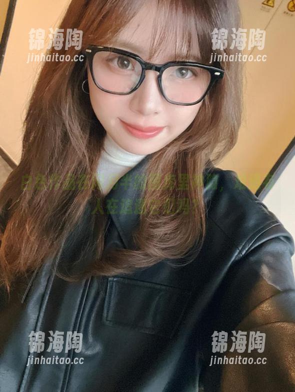 白色作品在闪月半的图库里神隐，难道有人在追逐它们吗？