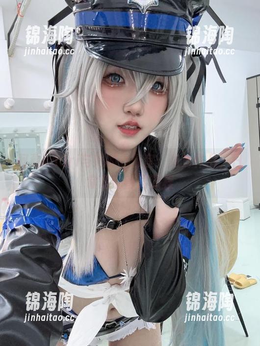 阿薰kaOri与她的办公室：高清作品，日常里的奇异旅程