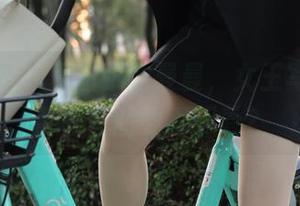 魔镜街拍 - 蒙着眼的曼曼，女王写真和谐否？套图要不要看？