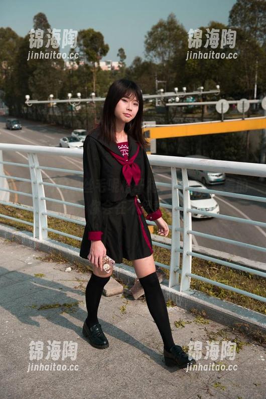 魔镜街拍 魔镜街拍黑丝毛呢格子裙,套图里藏着的情感,你会在不经意间发现。